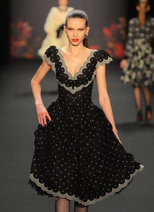 Коллекция вечерних платьев Лены Хошек на Mercedes-Benz Fashion Week в Берлине
