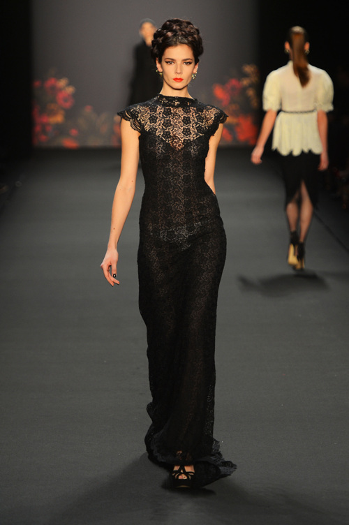 Коллекция вечерних платьев Лены Хошек на Mercedes-Benz Fashion Week в Берлине