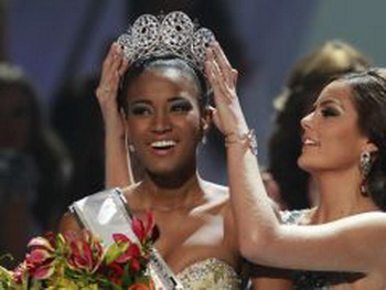 В конкурсе «Мисс Вселенная-2011» победу одержала девушка из Анголы