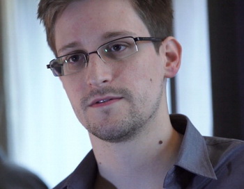 Что скрывается за действиями Сноудена в Москве