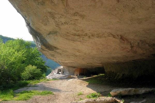 Пещерный  монастырь Челтер-Коба в Крыму