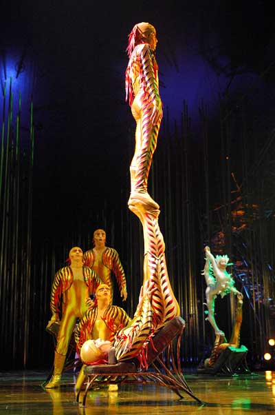 Выступление знаменитого канадского цирка Дю Солей в Кельне (Германия). Фото: Stefan Menne/Getty Images