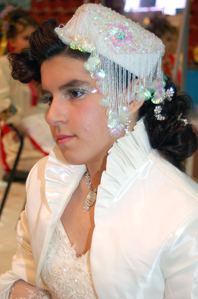 Свадебная причёска «Невеста в стиле ЭТНО». Фото: Ирина Оширова/Великая Эпоха/The Epoch Times