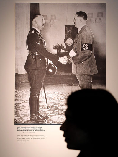 Центр «Топография террора». Стенды с фотографиями времен Второй мировой войны.  Фото: Sean Gallup/Getty Images