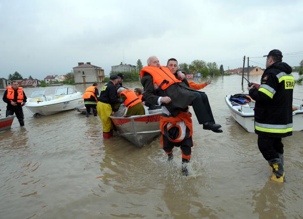 Европу заливают проливные дожди. В Варшаве наводнение затопило станции метро. Фоторепортаж