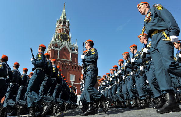 Военный парад 65-й годовщины Победы прошел на Красной площади в Москве. Фоторепортаж