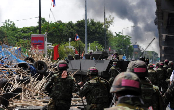 Лагерь «Красных рубашек» сдался властям Таиланда. Фоторепортаж