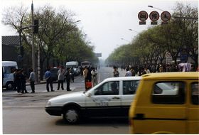 Китай. Массовая апелляция 25 апреля 1999 г. – три месяца до геноцида. Фотообзор