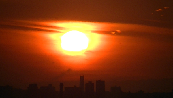 Два солнца наблюдали жители Нью-Йорка