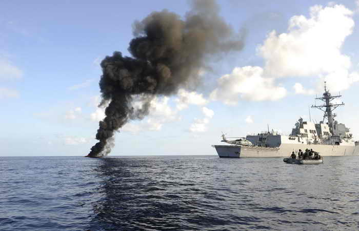 Военный корабль у берегов Сомали. Фото: Handout/Getty Images News