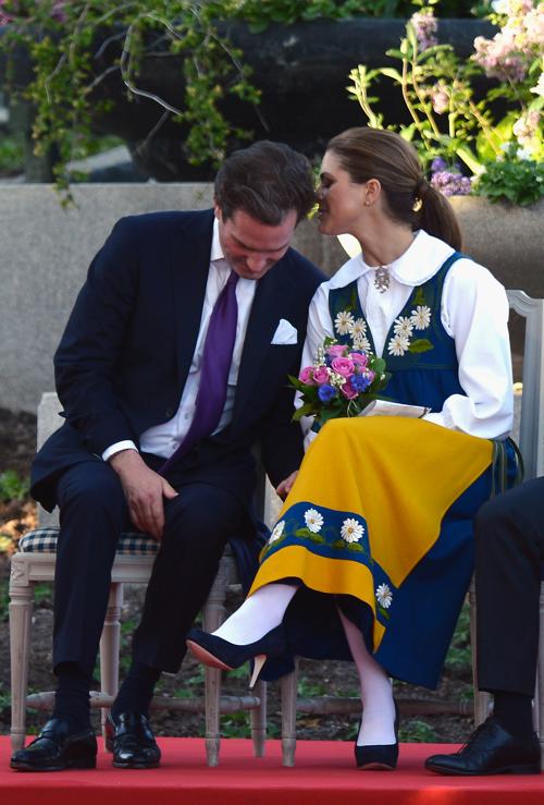 Королевская семья Швеции в преддверии свадьбы отпраздновала Национальный день страны