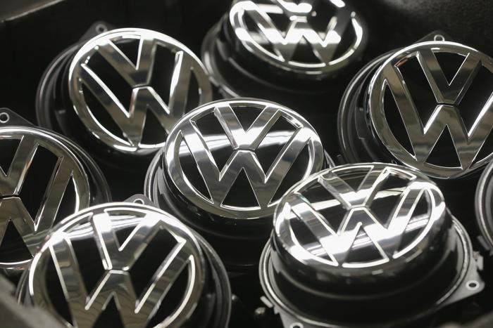 Новый Volkswagen Golf 7 собирают на заводе в Вольфсбурге