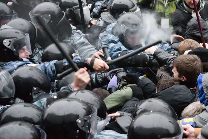 Украину охватили массовые протесты из-за решения правительства заморозить переговоры о вступлении в Евросоюз