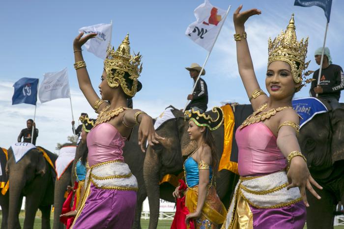 В Таиланде стартовал Королевский турнир по поло на слонах