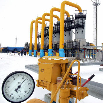 Более половины россиян считают, что Россия должна продавать газ Белоруссии по европейским ценам