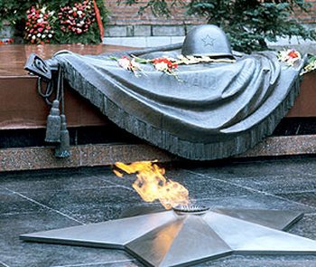 День памяти  и скорби по погибшим во Второй мировой войне отмечается 22 июня в России