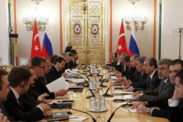 Дмитрий  Медведев провел в Кремле переговоры с премьер-министром Турции. Фото с сайта kremlin.ru