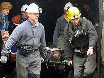 На шахте «Распадская» подтверждена гибель 52 человек. Фоторепортаж