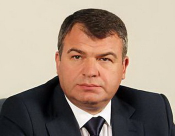 Глава министерства обороны России Анатолий Сердюков. Фото с сайта  klerk.ru      