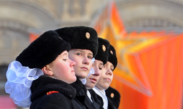 Торжественное шествие в честь парада 1941 года состоялось в Москве на Красной площади