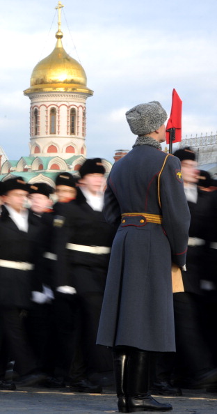 Торжественное шествие в честь парада 1941 года состоялось в Москве на Красной площади
