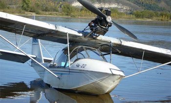 Гидросамолет Че-22 упал в реку в Тверской области, погиб пилот