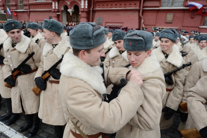 Исторический парад в честь победы в 1941 году под Москвой прошёл на Красной площади