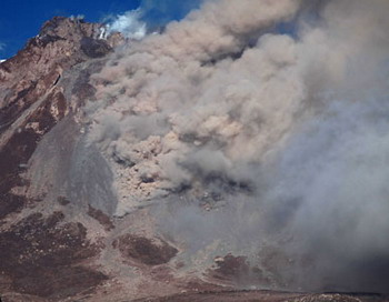 На Камчатке вулканы Шевелуч и Ключевская сопка снова активизировались