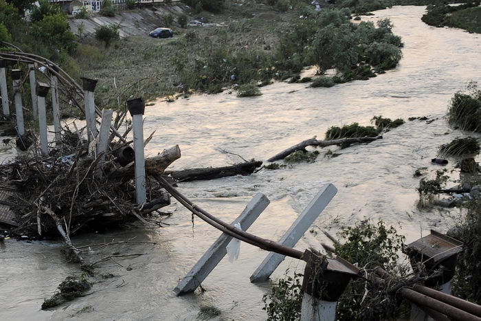Семьям погибших во время наводнения в Дербенте выплачено по 1 млн руб