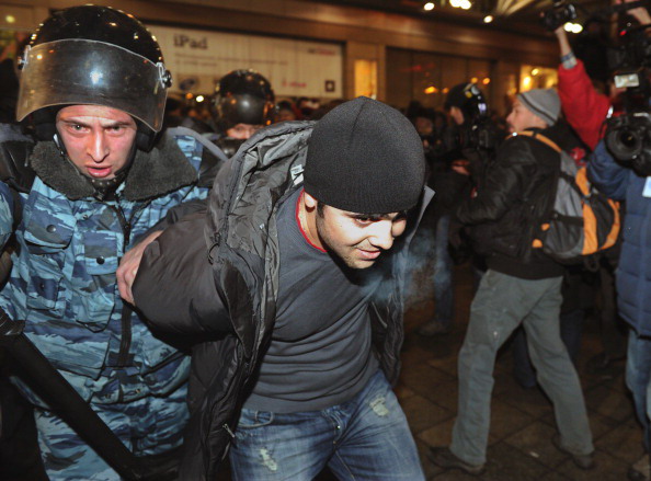 В центре Москвы, на Киевском вокзале, патрулируют усиленные отряды милиции и ОМОНа