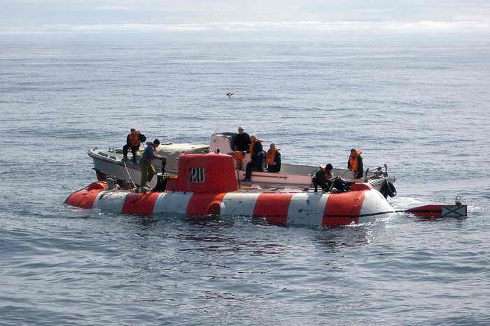 Тихий океан. Спасательный  подводный аппарат. Фото: JONATHAN HOLLOWAY/AFP/Getty Imagesт