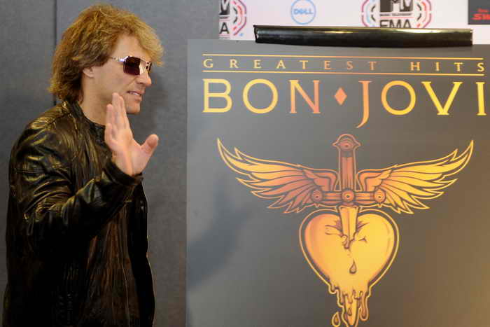 Джон Бон Джови отказался от личного гонорара за концерт в Испании. Фото: DOMINIQUE FAGET/AFP/Getty Images