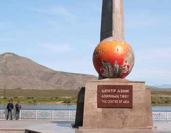 Памятник, символизирующий центр Азии возле столицы Кызыл Республики Тыва. Фото: VALERY TITIEVSKY/AFP/Getty Images