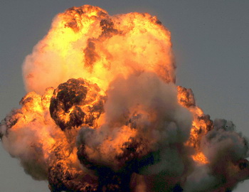 Взрыв. Фото: SHAH MARAI/AFP/Getty Images