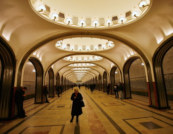 В московском метро произошла стрельба, ранены два человека