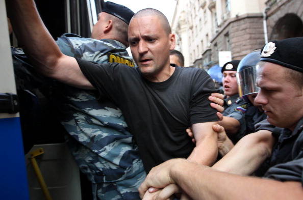 Участники акции  «Стратегия 31» отпущены из полиции. Фото:Alexey SAZONOV/AFP/Getty Images 