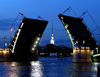 В Санкт-Петербурге сегодня ночью разведут три моста
