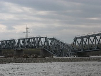Мост через реку Абакан разрушен. Фото с официального сайта республики Хакасия