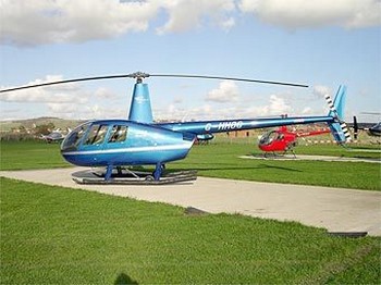Двухместный вертолет «Robinson R-44». Фото с fasthelicopters.com