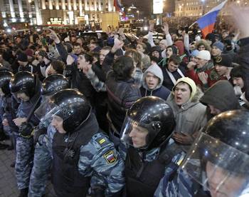 Протесты против итогов выборов в России сопровождаются арестами