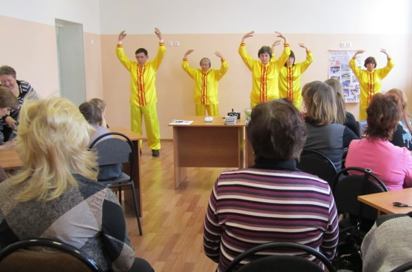 Акция «Лепестки мира» прошла в городе Ангарске