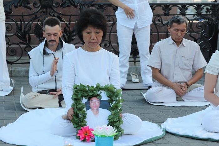 Акция памяти последователей Фалуньгун, погибших в результате репрессий в Китае