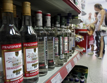 Алкогольная продукция в магазине Москвы. Фото: ANDREY SMIRNOV/AFP/Getty Images