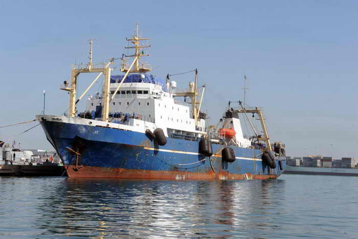 Российский траулер «Олег Найдёнов» было задержано в водах Сенегала за несанкционированный промысел. Фото: SEYLLOU/AFP/Getty Images  