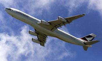 «Боинг-777» совершил аварийную посадку в «Шереметьево». Фото: PETER PARKS/AFP/Getty Images