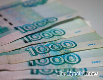 Правительство РФ сократило выплаты многодетным семьям