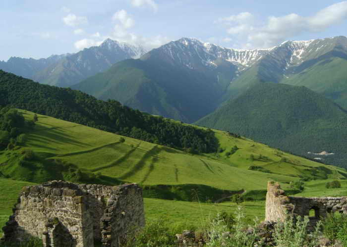 Горный пейзаж Ингушетии. Фото: Master-Shadow/wikimedia.org