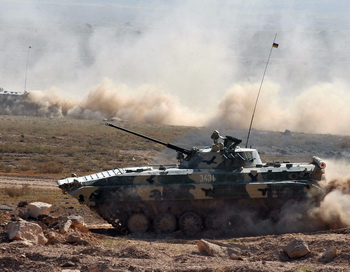 Российский танк. Фото: KAREN MINASYAN/AFP/GettyImages
