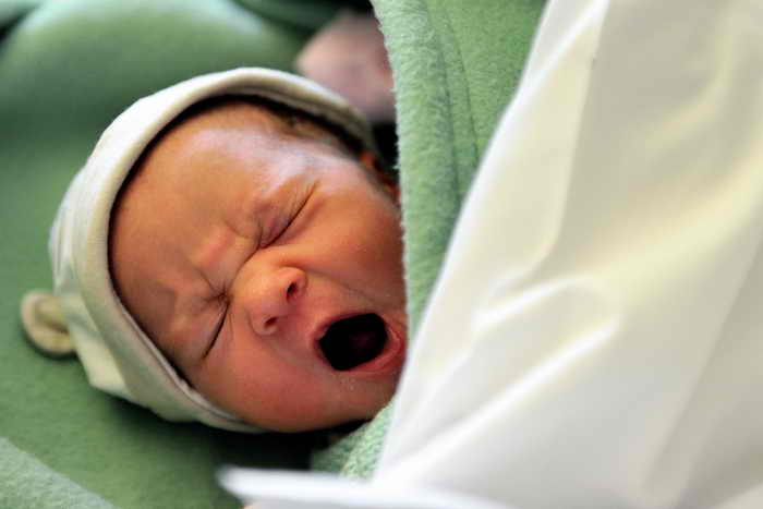 Услуги суррогатного материнства будут недоступны одиноким мужчинам. Фото:  PHILIPPE HUGUEN/AFP/Getty Images