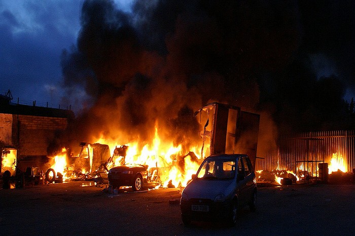 В Мурманске сгорели 19 маршрутных такси. Фото: James Whorriskey /flickr.com